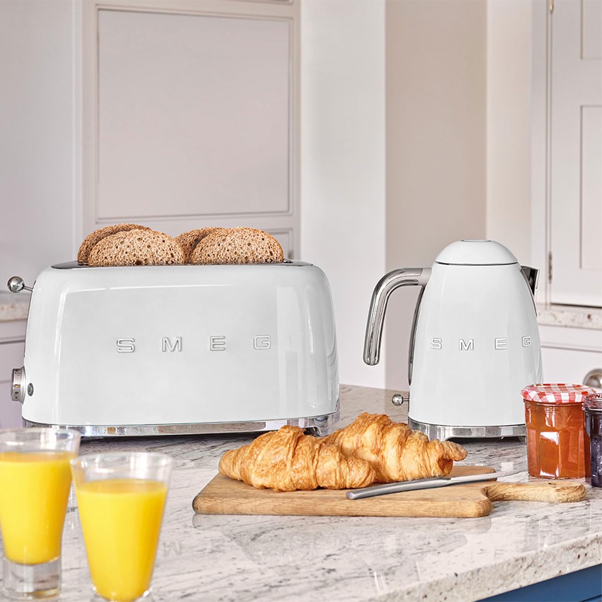 Retro Style Kettle 1.7L 2400W White