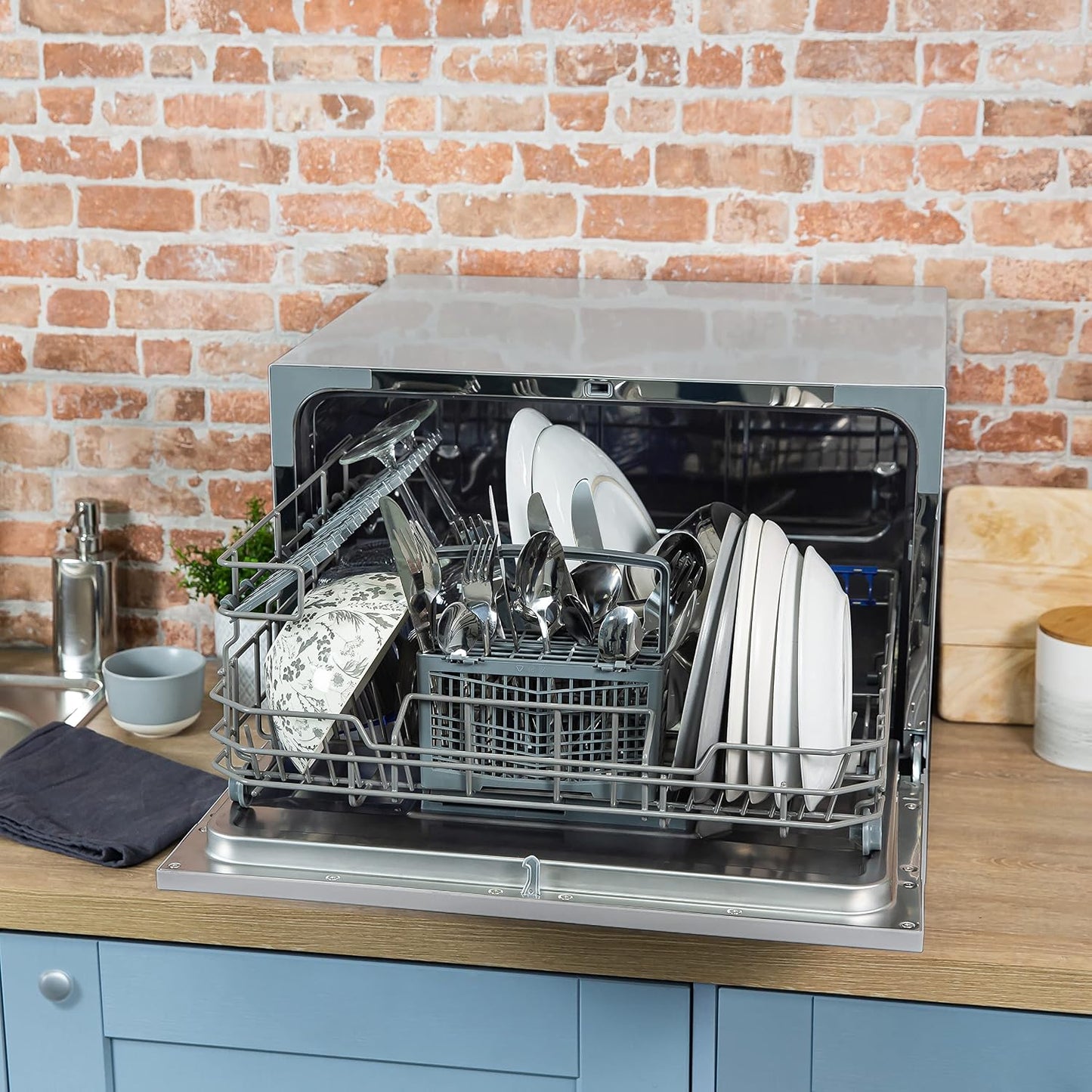 Freestanding Compact Dishwasher 6 Place Settings 6 Programs Silver